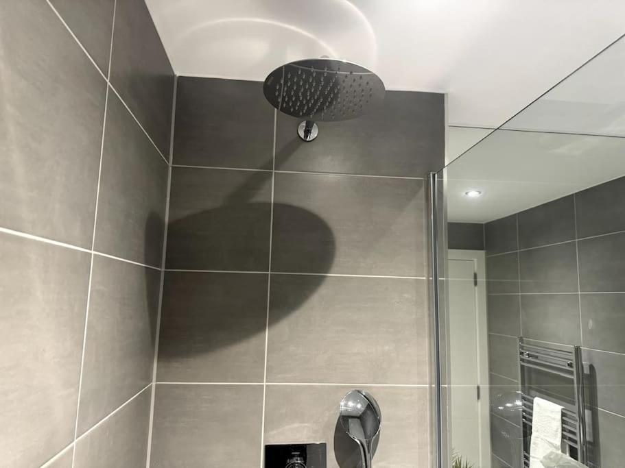 Luxury Oaks Suite, Free Private Parking, 2 Bed 2 Bathroom Apartment, Central Solihull Μπέρμιγχαμ Εξωτερικό φωτογραφία