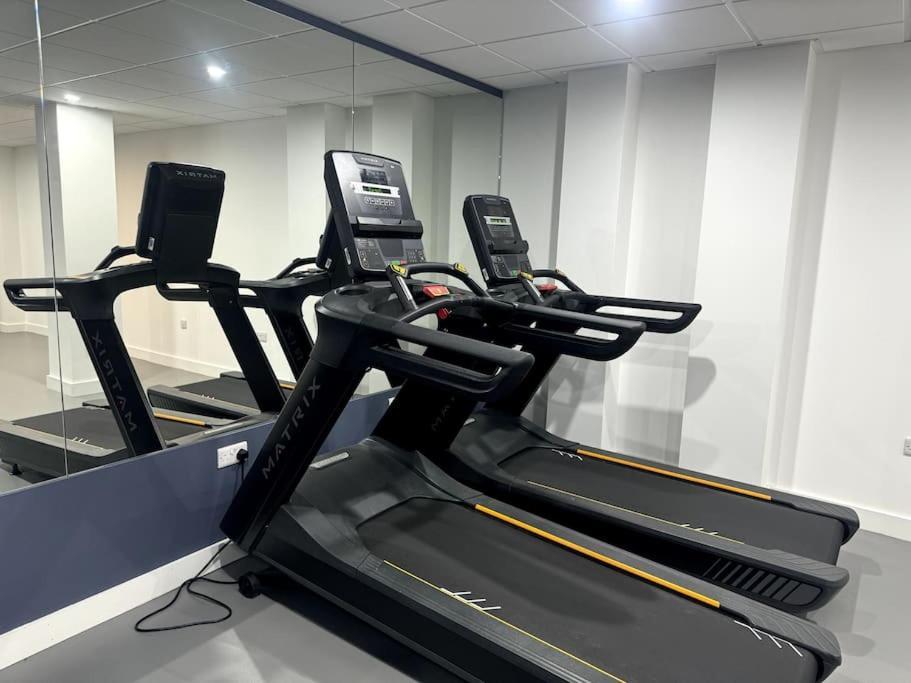 Luxury Oaks Suite, Free Private Parking, 2 Bed 2 Bathroom Apartment, Central Solihull Μπέρμιγχαμ Εξωτερικό φωτογραφία