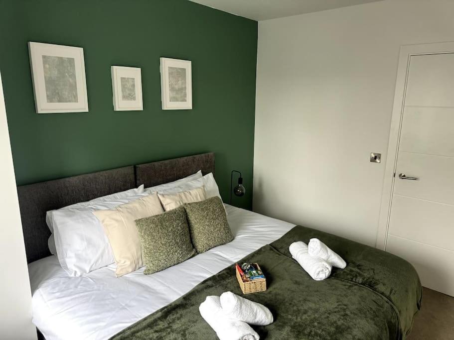 Luxury Oaks Suite, Free Private Parking, 2 Bed 2 Bathroom Apartment, Central Solihull Μπέρμιγχαμ Εξωτερικό φωτογραφία