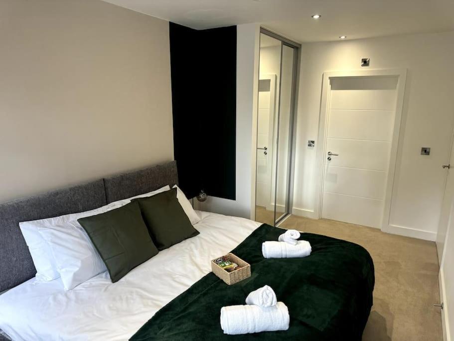 Luxury Oaks Suite, Free Private Parking, 2 Bed 2 Bathroom Apartment, Central Solihull Μπέρμιγχαμ Εξωτερικό φωτογραφία